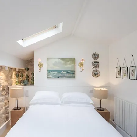Villa Antonia's Pearls St Austell
